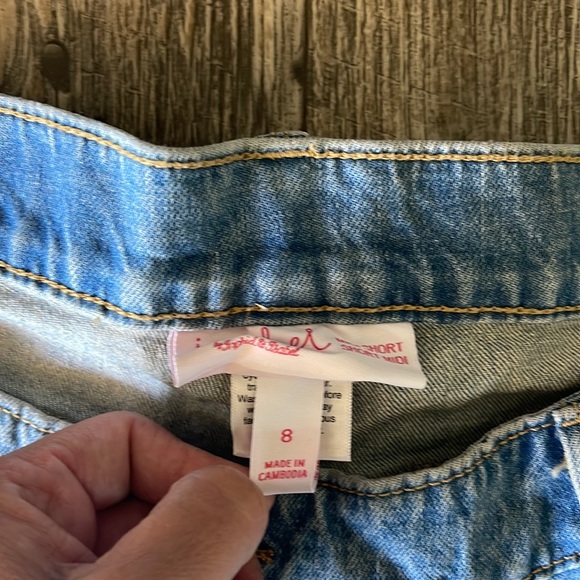 Isabel Maternity MIDI Expandable Side Panels Shorts, 8/29 - Picture 5 of 9